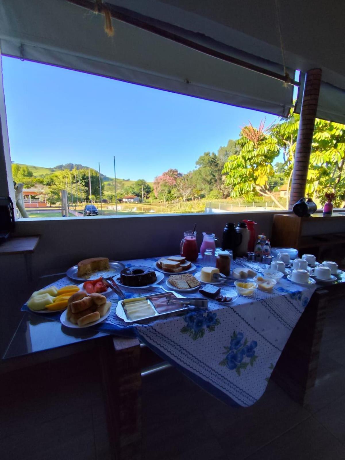 Pousada Alto Da Cachoeira Hotel Bueno Brandao Luaran gambar